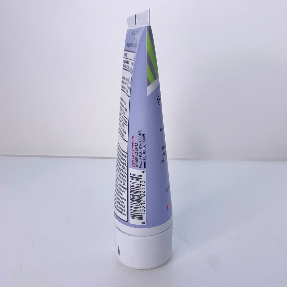 First Aid Ultra Repair Cream Green Tea & Lemon - Picture 3 of 4
